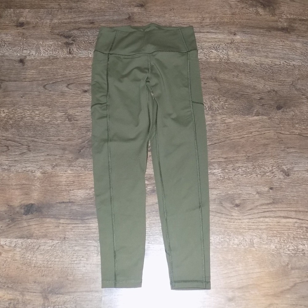 Victoria Sport High Waisted Capri Leggings Olive Green Pockets‎ Athletic Workout